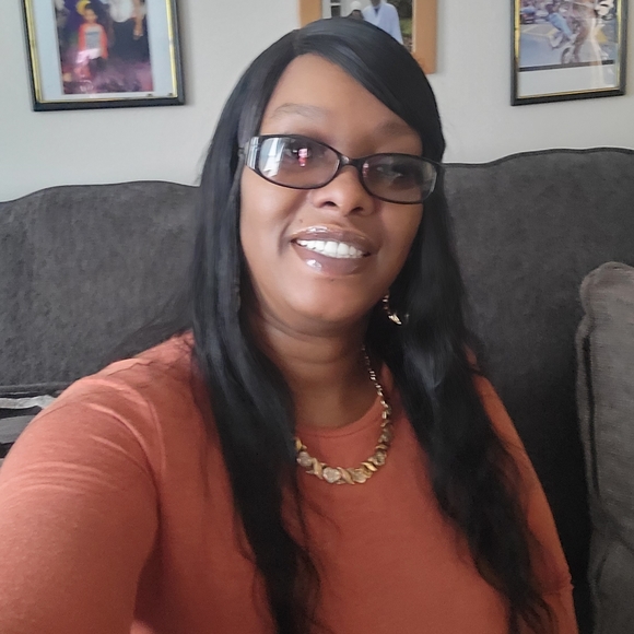 Meet your Posher, Theresa - Picture 2 of 3